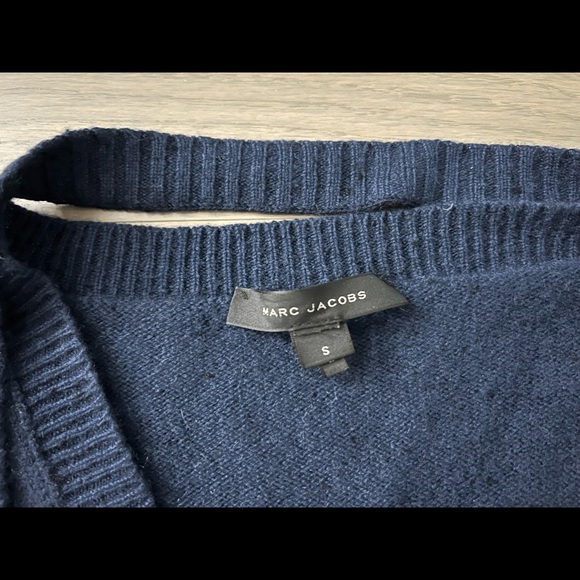 Marc Jacobs Cashmere Oversized V-Neck Sweater - Picture 3 of 4